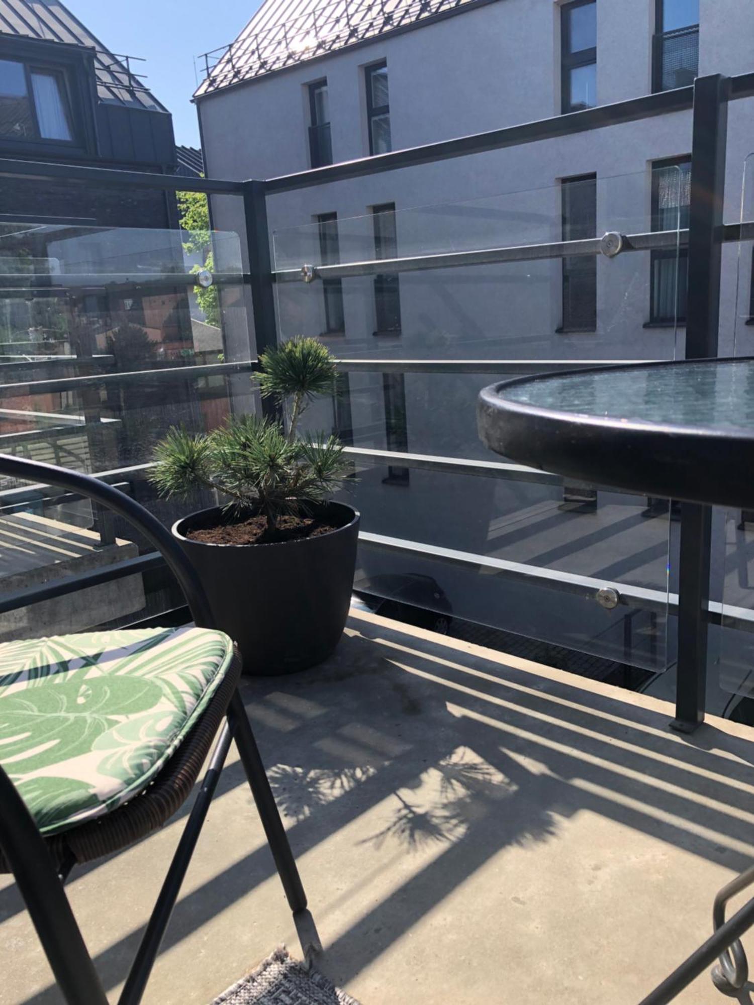 Cosy 1 Bedroom Apartment In The Heart Of Old Town With Parking Kaunas Exterior foto